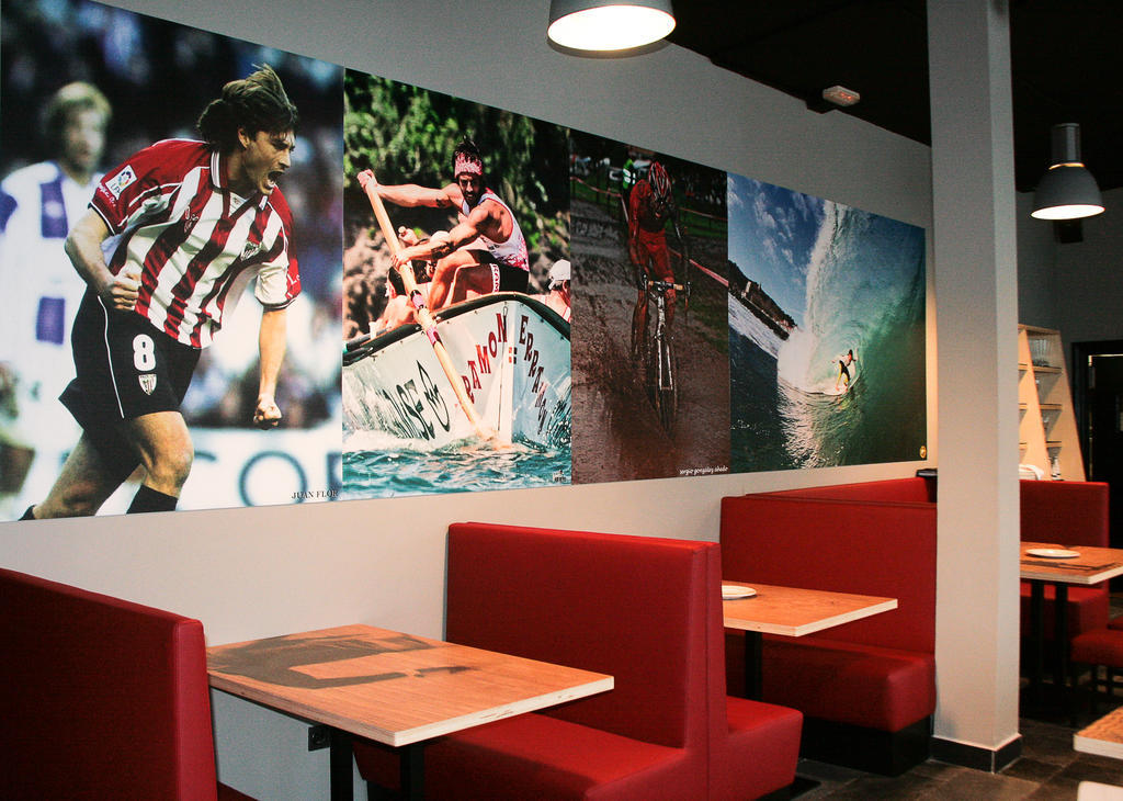 Mundaka Hostel & Sports Cafe Eksteriør billede
